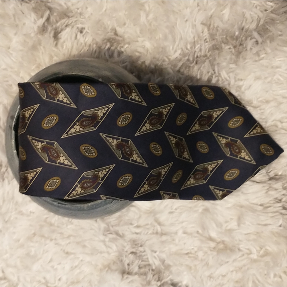 Briar 100% silk traditional apparel handcrafted Italian necktie 59" x 3.5"